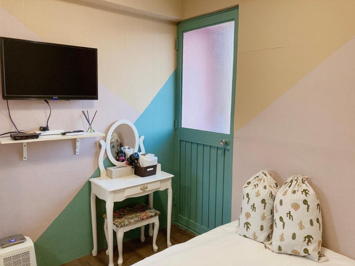 Apartamento 台南富居tainan Fu House預訂後請主動聯繫做確認才保留訂房 Exterior foto