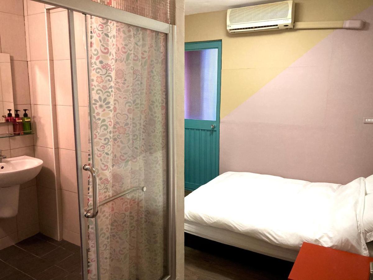Apartamento 台南富居tainan Fu House預訂後請主動聯繫做確認才保留訂房 Exterior foto
